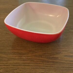 Vintage Pyrex | Red 2.5 QT - Square Hostess Bowl #525 B